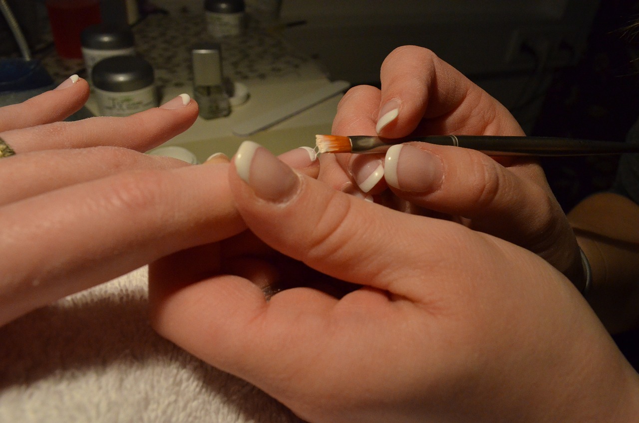 Sztuka manicure: Jak stworzyć idealny manicure krok po kroku