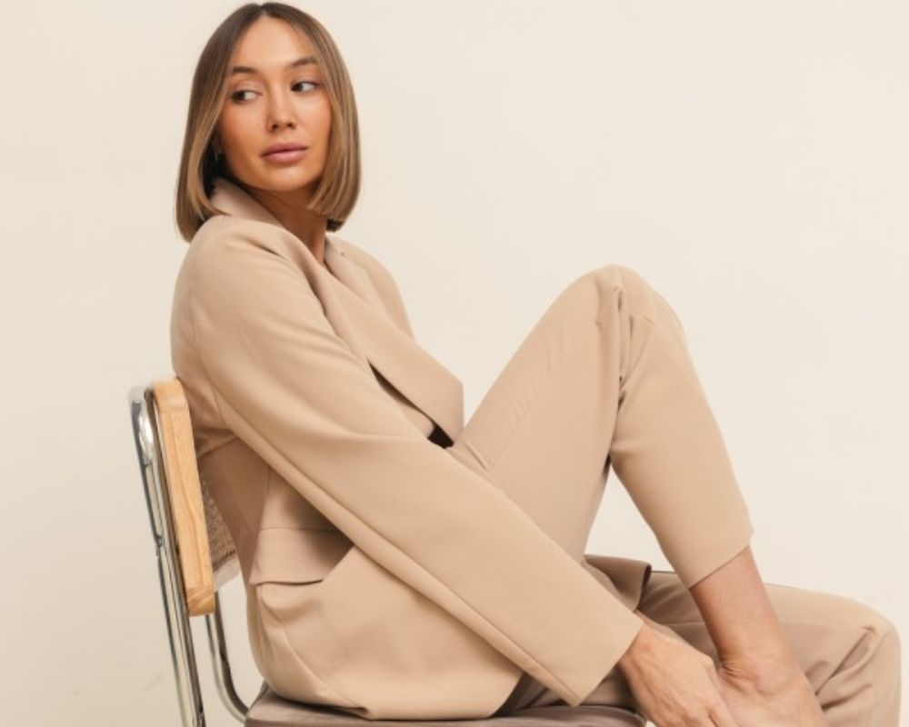 Spodnie damskie – jak wybrać idealny model na każdą okazję?